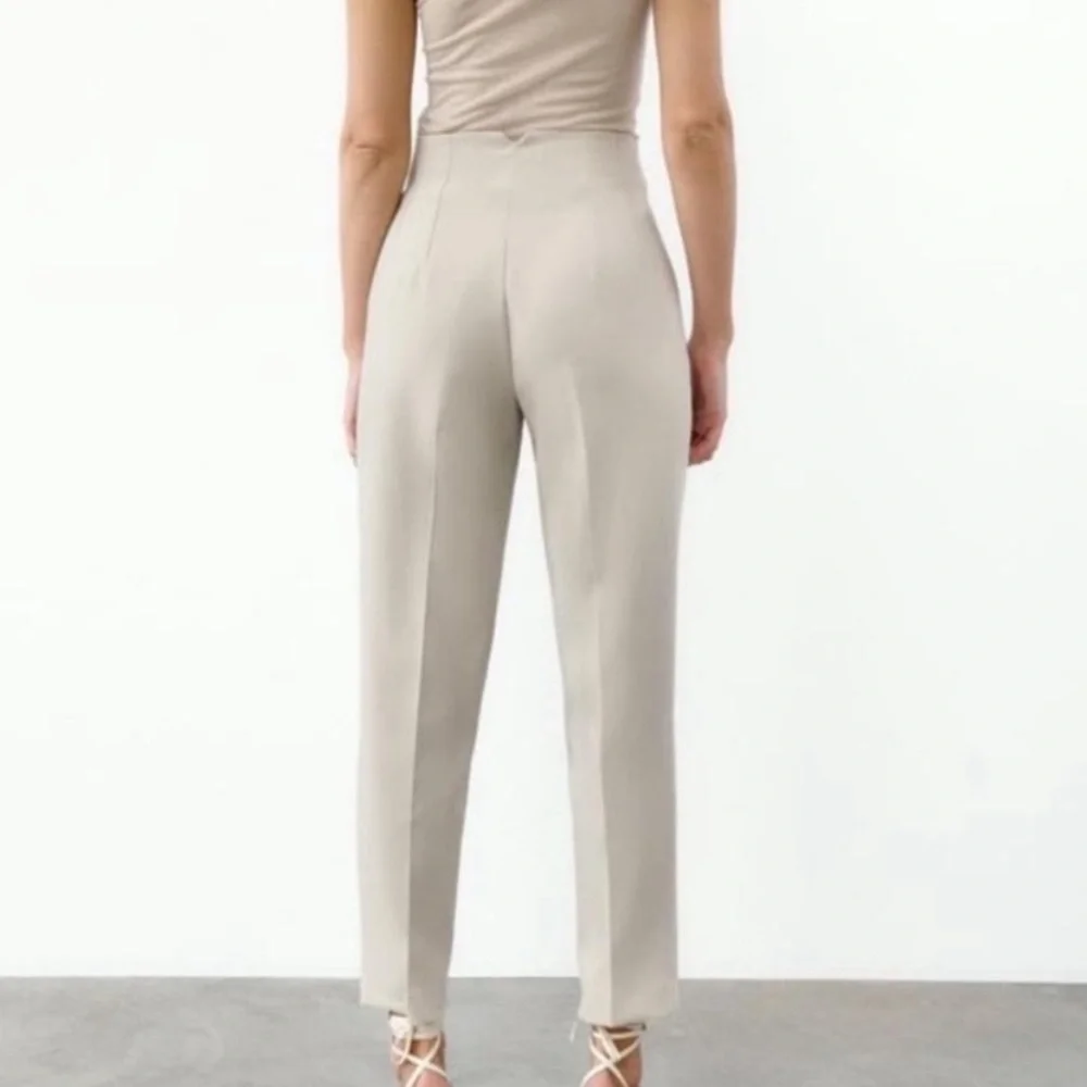 ZARA High Waisted Pants in Beige sz M EUC & SOLD OUT - Picture 3 of 10